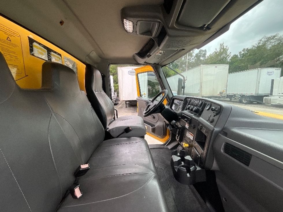 Medium Duty Box Truck-Light and Medium Duty Trucks-International-2020-MV607-Tampa-FL-192,738\n\t\tmiles-$ 54,000 - Image 21