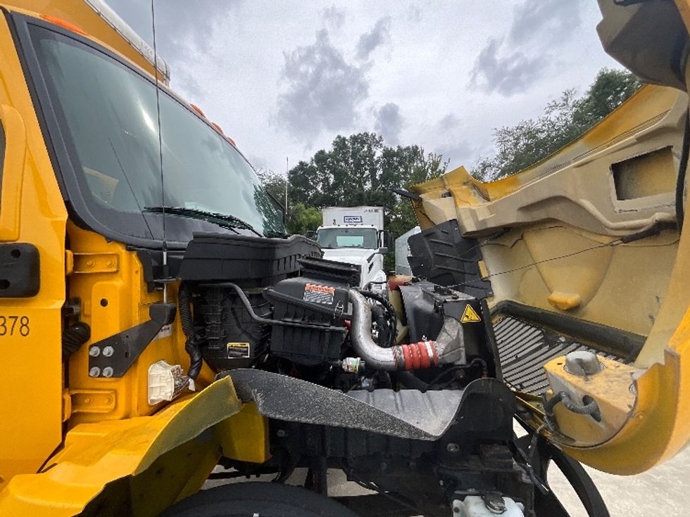 Medium Duty Box Truck-Light and Medium Duty Trucks-International-2020-MV607-Tampa-FL-192,738\n\t\tmiles-$ 54,000 - Image 22
