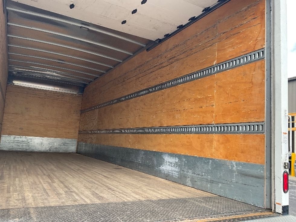 Medium Duty Box Truck-Light and Medium Duty Trucks-International-2020-MV607-Tampa-FL-198,924\n\t\tmiles-$ 48,000 - Image 12