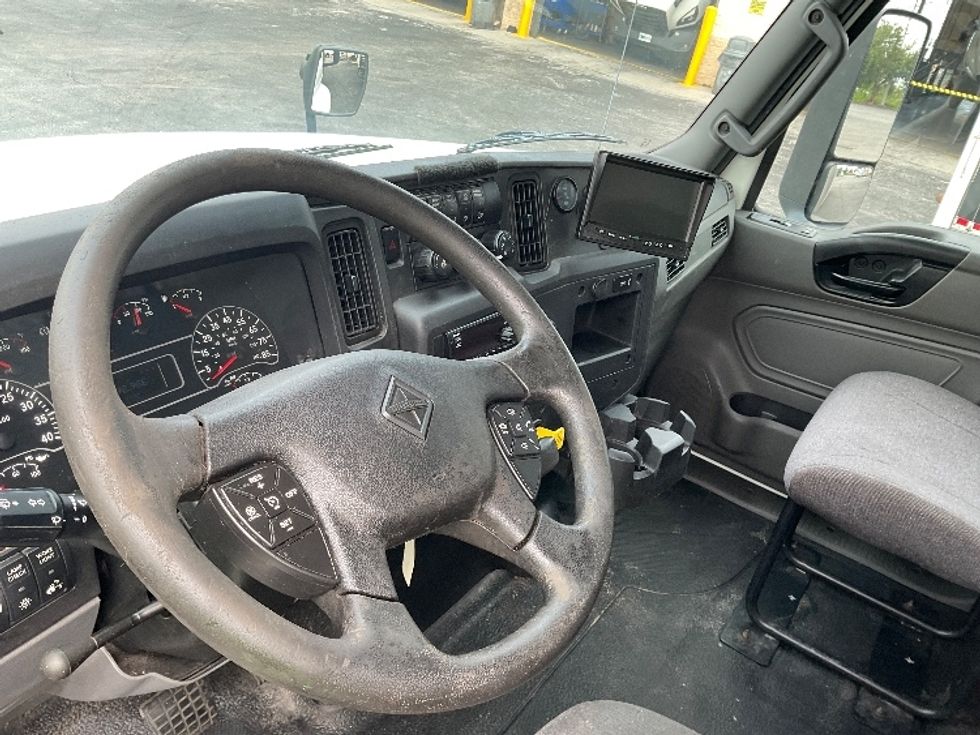 Medium Duty Box Truck-Light and Medium Duty Trucks-International-2020-MV607-Tampa-FL-198,924\n\t\tmiles-$ 48,000 - Image 17