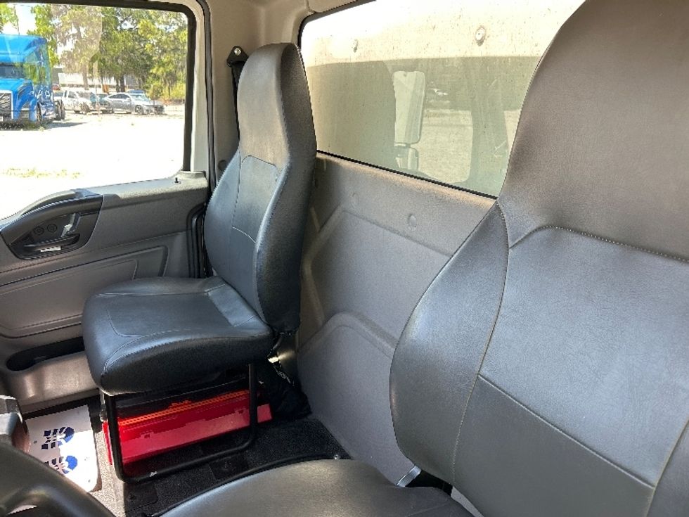 Medium Duty Box Truck-Light and Medium Duty Trucks-International-2020-MV607-Tampa-FL-205,094\n\t\tmiles-$ 53,250 - Image 19