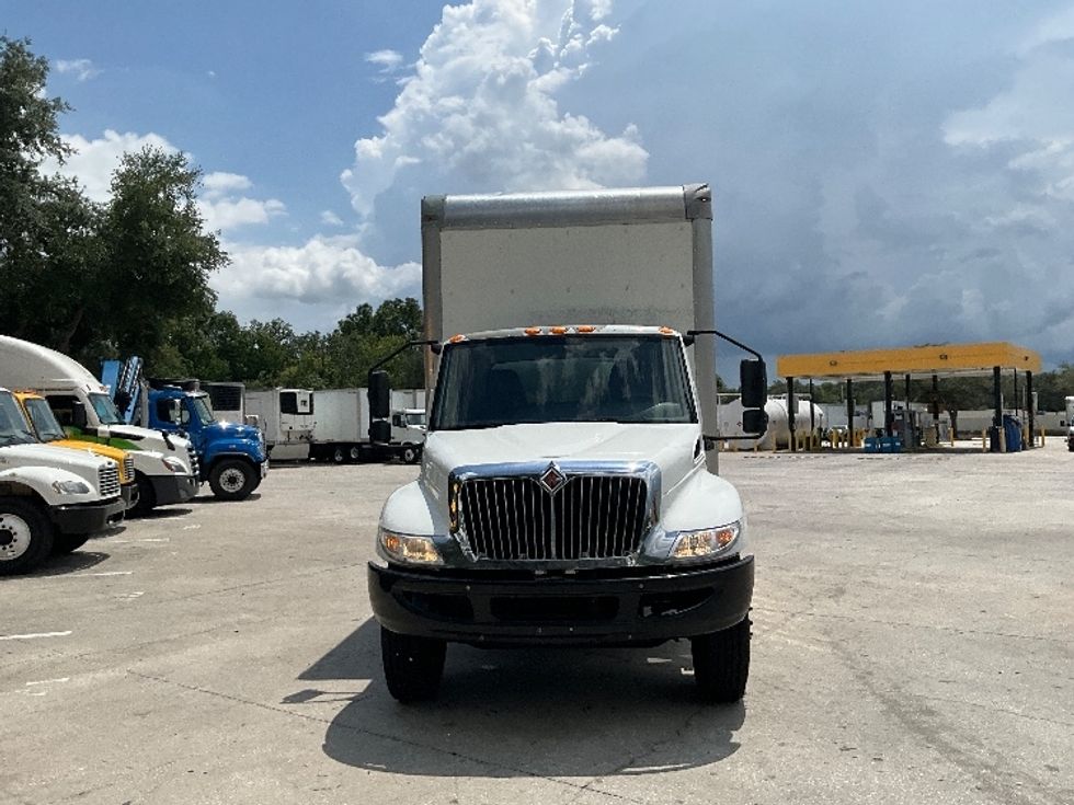 Medium Duty Box Truck-Light and Medium Duty Trucks-International-2020-MV607-Tampa-FL-205,094\n\t\tmiles-$ 53,250 - Image 2