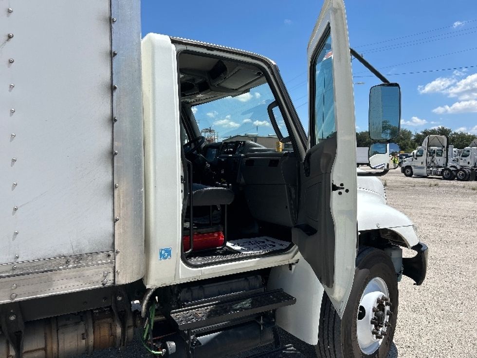 Medium Duty Box Truck-Light and Medium Duty Trucks-International-2020-MV607-Tampa-FL-205,094\n\t\tmiles-$ 53,250 - Image 20