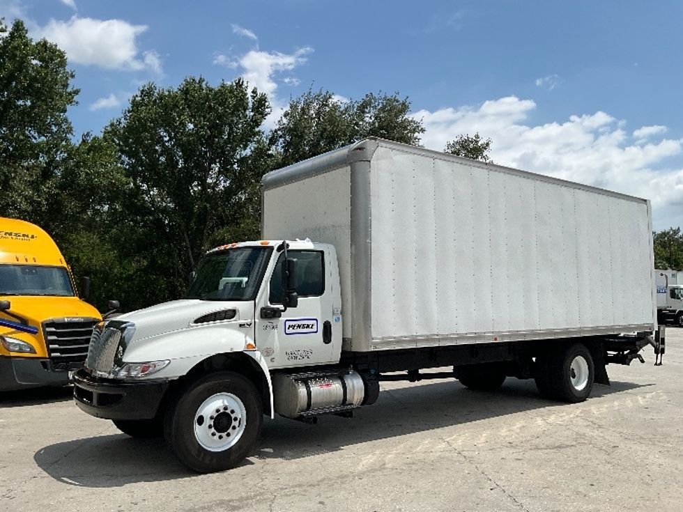 Medium Duty Box Truck-Light and Medium Duty Trucks-International-2020-MV607-Tampa-FL-205,094\n\t\tmiles-$ 53,250 - Image 3