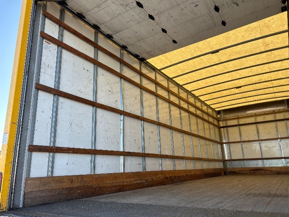 Medium Duty Box Truck-Light and Medium Duty Trucks-International-2020-MV607-Tampa-FL-212,693\n\t\tmiles-$ 36,250 - Image 10