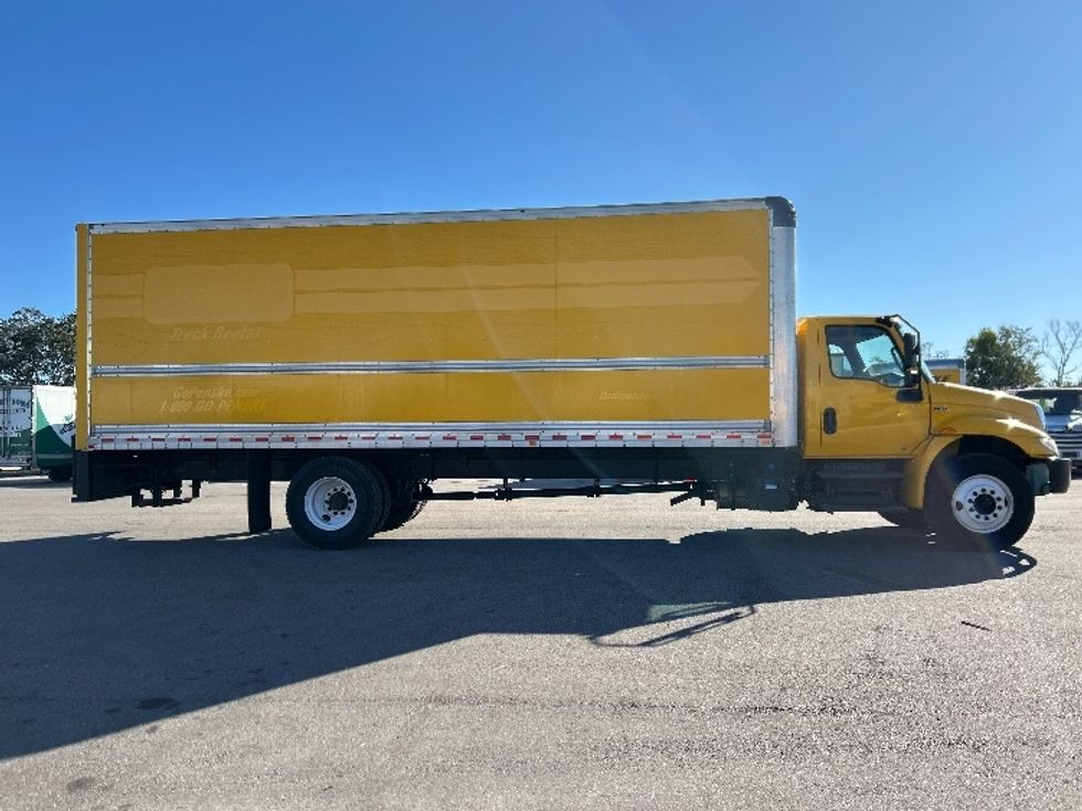 Medium Duty Box Truck-Light and Medium Duty Trucks-International-2020-MV607-Tampa-FL-212,693\n\t\tmiles-$ 36,250 - Image 14