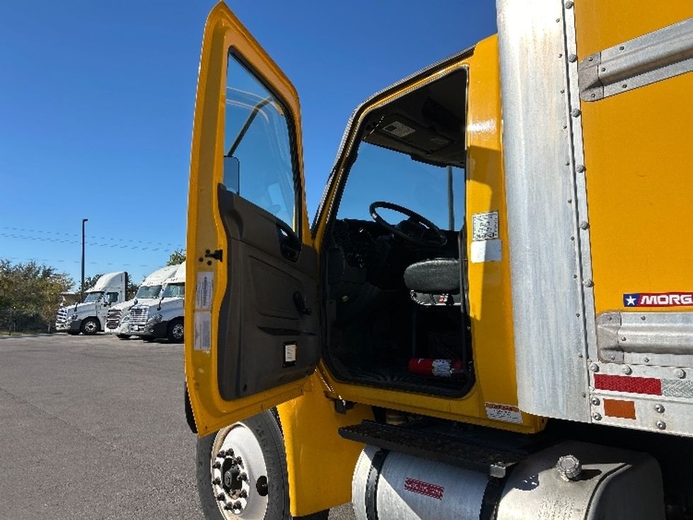 Medium Duty Box Truck-Light and Medium Duty Trucks-International-2020-MV607-Tampa-FL-212,693\n\t\tmiles-$ 36,250 - Image 15
