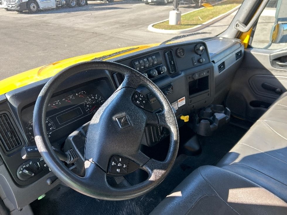Medium Duty Box Truck-Light and Medium Duty Trucks-International-2020-MV607-Tampa-FL-212,693\n\t\tmiles-$ 36,250 - Image 16