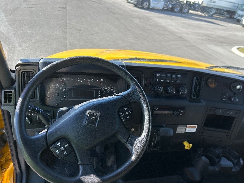 Medium Duty Box Truck-Light and Medium Duty Trucks-International-2020-MV607-Tampa-FL-212,693\n\t\tmiles-$ 36,250 - Image 17