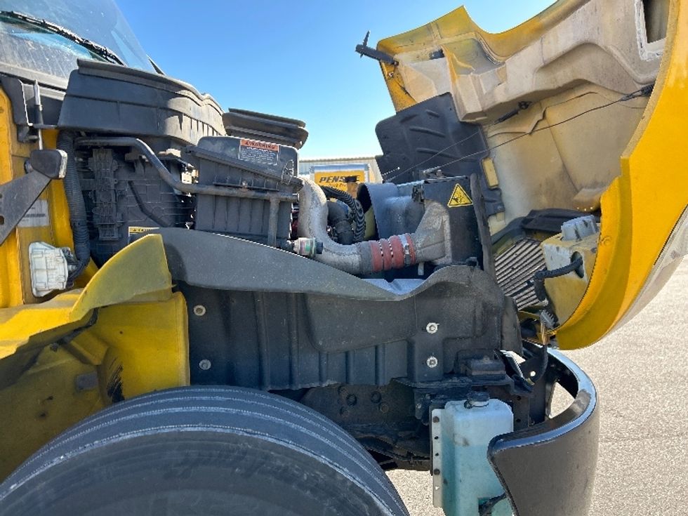 Medium Duty Box Truck-Light and Medium Duty Trucks-International-2020-MV607-Tampa-FL-212,693\n\t\tmiles-$ 36,250 - Image 22