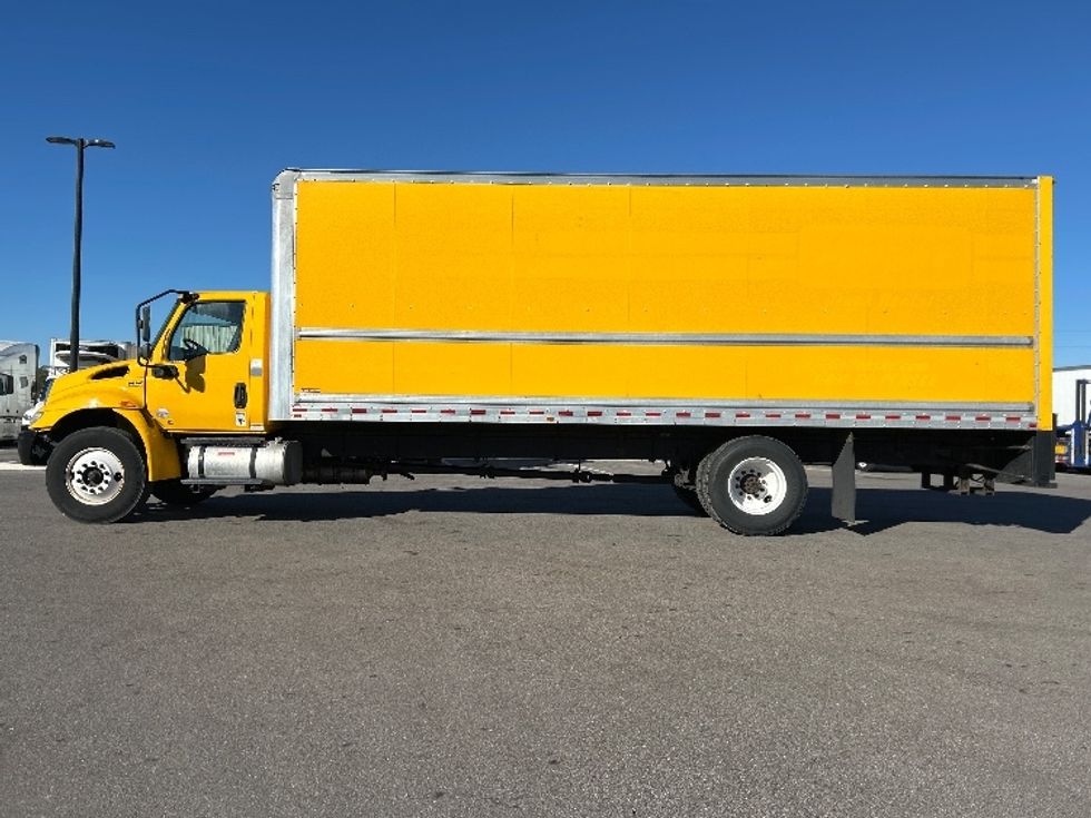 Medium Duty Box Truck-Light and Medium Duty Trucks-International-2020-MV607-Tampa-FL-212,693\n\t\tmiles-$ 36,250 - Image 4