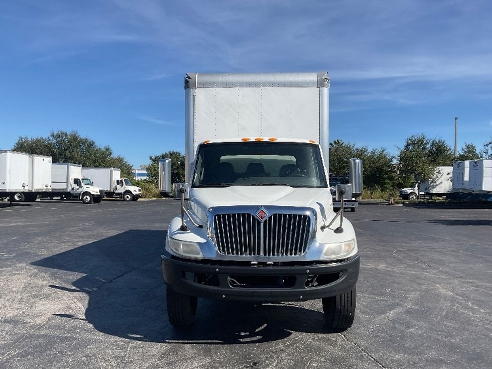 Medium Duty Box Truck-Light and Medium Duty Trucks-International-2020-MV607-Tampa-FL-292,801\n\t\tmiles-$ 31,000 - Image 2