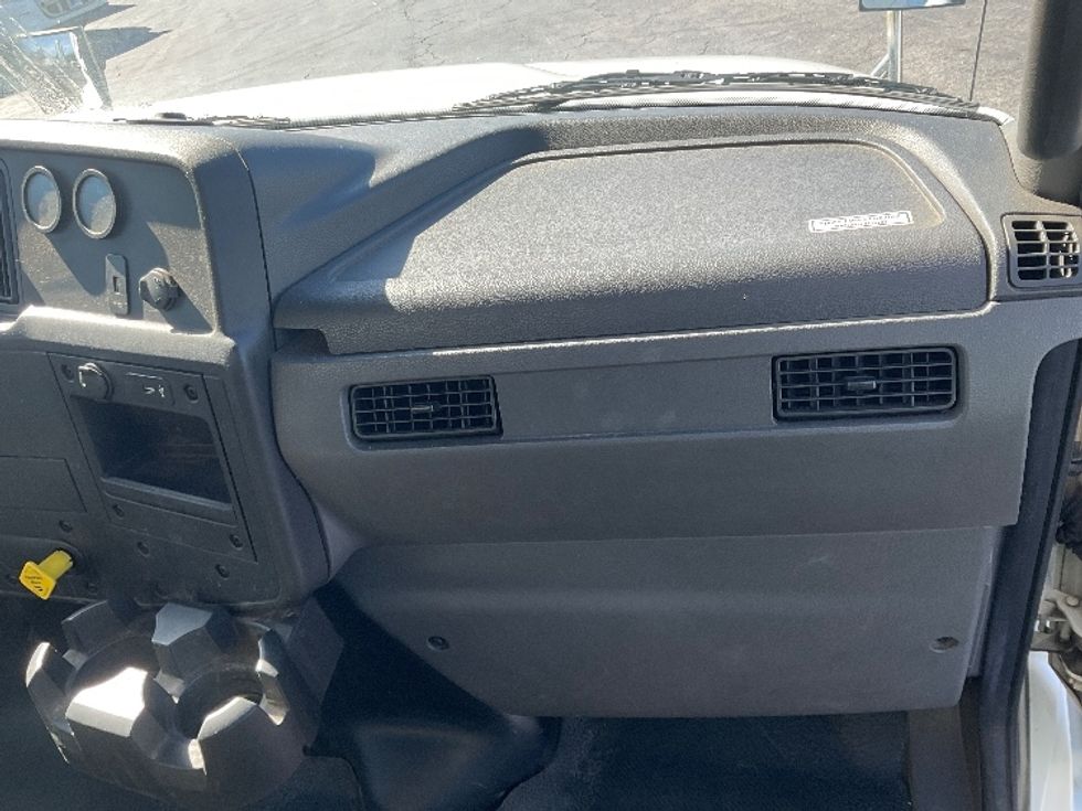 Medium Duty Box Truck-Light and Medium Duty Trucks-International-2020-MV607-Tampa-FL-292,801\n\t\tmiles-$ 31,000 - Image 21