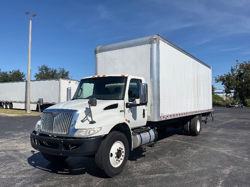 Medium Duty Box Truck-Light and Medium Duty Trucks-International-2020-MV607-Tampa-FL-292,801\n\t\tmiles-$ 31,000 - Image 3