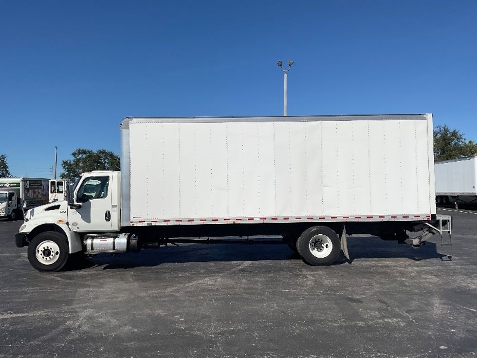 Medium Duty Box Truck-Light and Medium Duty Trucks-International-2020-MV607-Tampa-FL-292,801\n\t\tmiles-$ 31,000 - Image 4