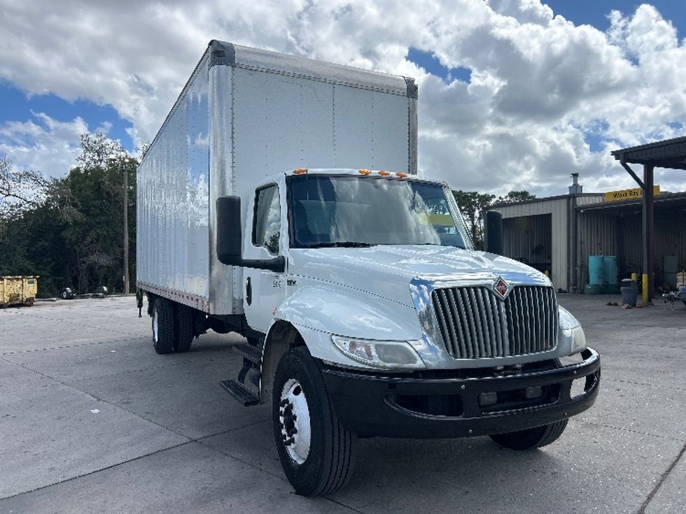 Medium Duty Box Truck-Light and Medium Duty Trucks-International-2020-MV607-Tampa-FL-337,584\n\t\tmiles-$ 22,250 - Image 1