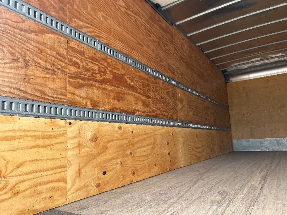 Medium Duty Box Truck-Light and Medium Duty Trucks-International-2020-MV607-Tampa-FL-337,584\n\t\tmiles-$ 22,250 - Image 11