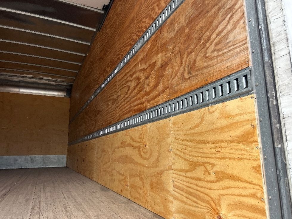 Medium Duty Box Truck-Light and Medium Duty Trucks-International-2020-MV607-Tampa-FL-337,584\n\t\tmiles-$ 22,250 - Image 12