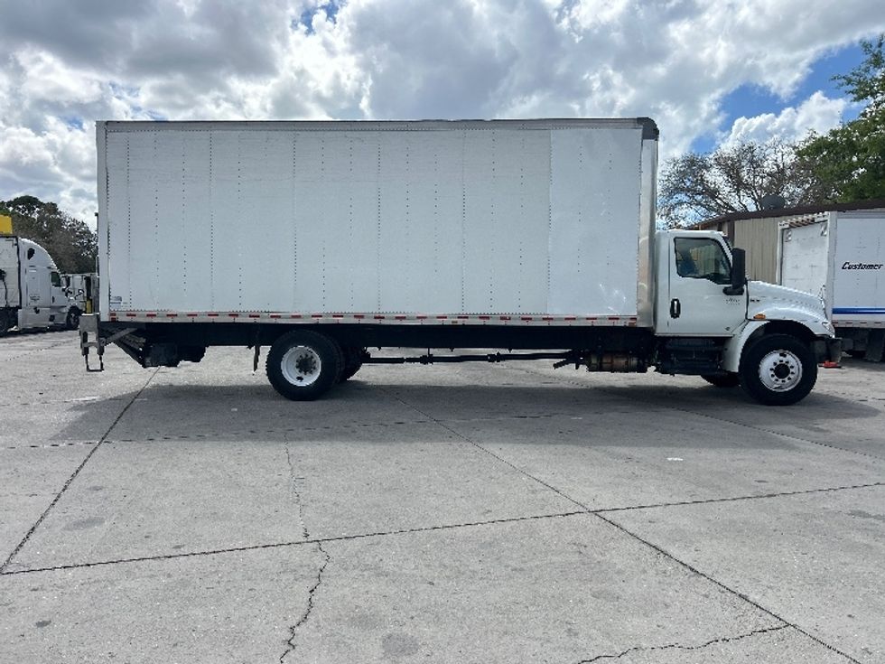 Medium Duty Box Truck-Light and Medium Duty Trucks-International-2020-MV607-Tampa-FL-337,584\n\t\tmiles-$ 22,250 - Image 15