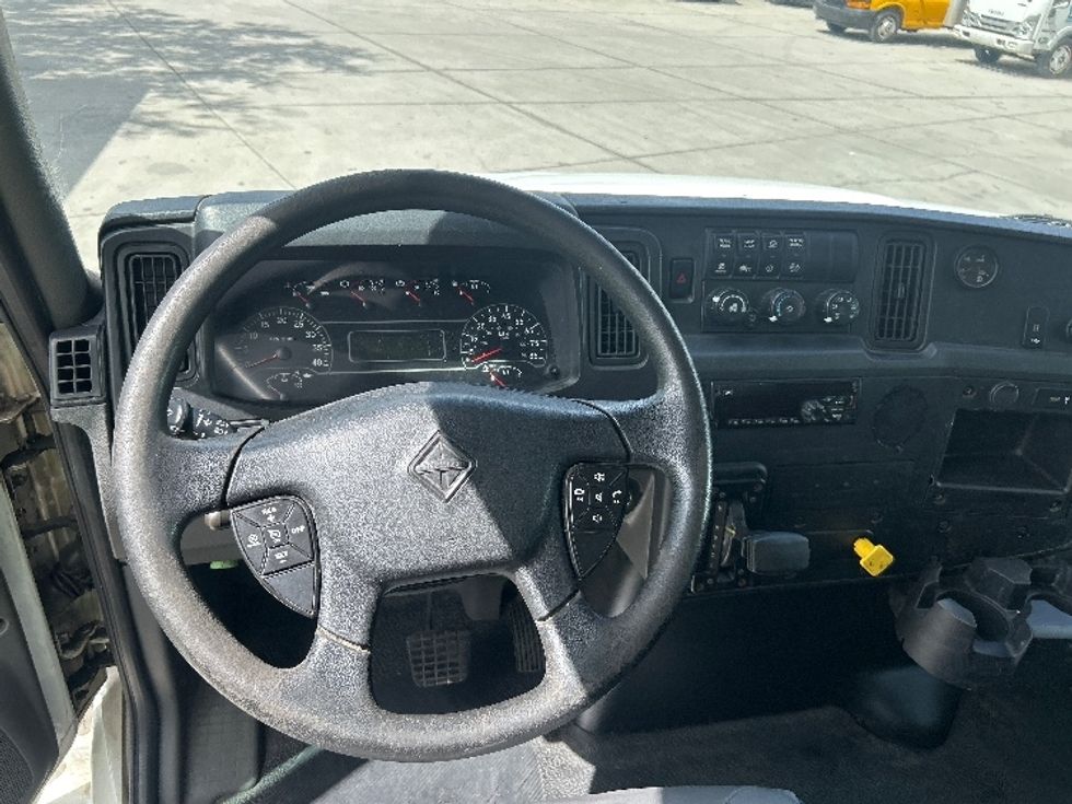 Medium Duty Box Truck-Light and Medium Duty Trucks-International-2020-MV607-Tampa-FL-337,584\n\t\tmiles-$ 22,250 - Image 18