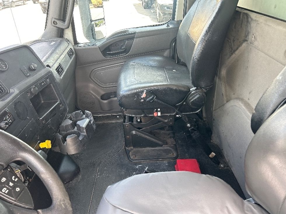 Medium Duty Box Truck-Light and Medium Duty Trucks-International-2020-MV607-Tampa-FL-337,584\n\t\tmiles-$ 22,250 - Image 19