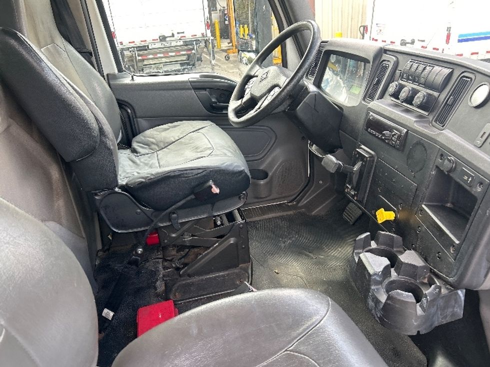 Medium Duty Box Truck-Light and Medium Duty Trucks-International-2020-MV607-Tampa-FL-337,584\n\t\tmiles-$ 22,250 - Image 22