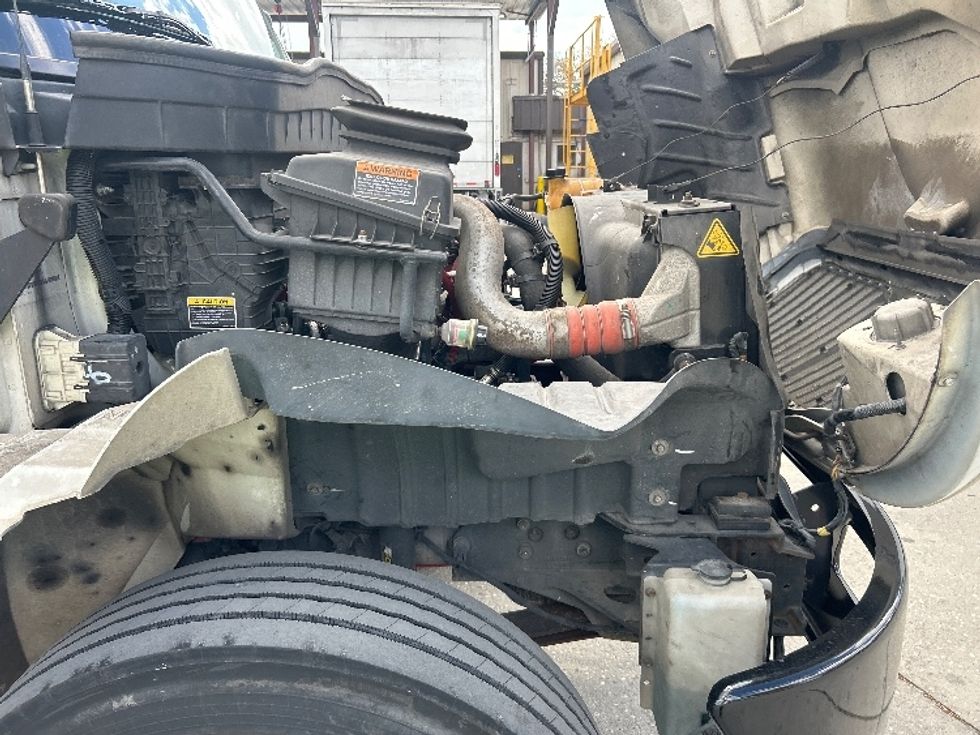 Medium Duty Box Truck-Light and Medium Duty Trucks-International-2020-MV607-Tampa-FL-337,584\n\t\tmiles-$ 22,250 - Image 23