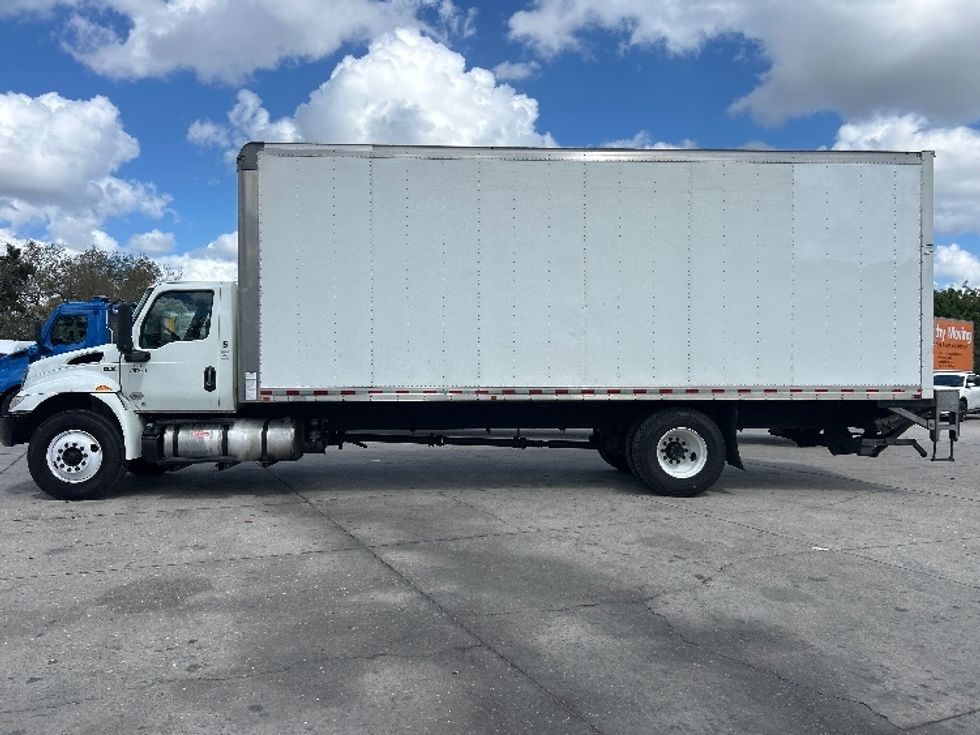 Medium Duty Box Truck-Light and Medium Duty Trucks-International-2020-MV607-Tampa-FL-337,584\n\t\tmiles-$ 22,250 - Image 4