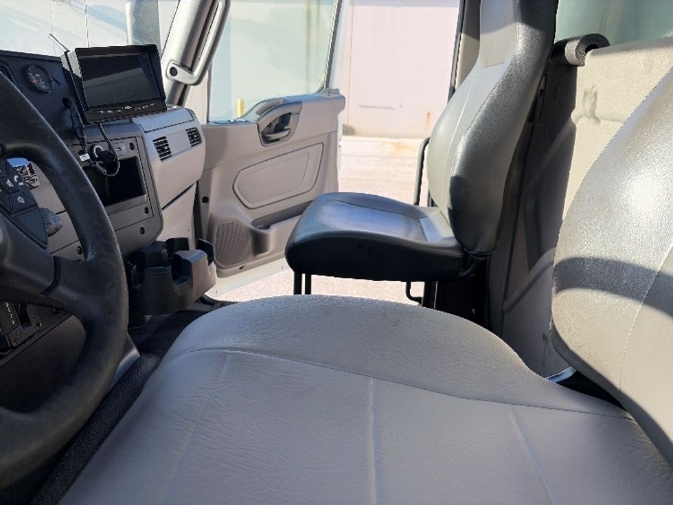 Medium Duty Box Truck-Light and Medium Duty Trucks-International-2020-MV607-Tampa-FL-431,529\n\t\tmiles-$ 22,500 - Image 19
