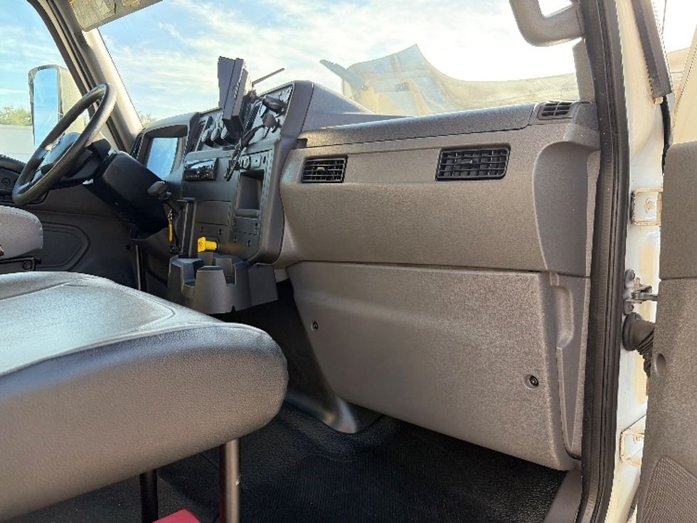 Medium Duty Box Truck-Light and Medium Duty Trucks-International-2020-MV607-Tampa-FL-431,529\n\t\tmiles-$ 22,500 - Image 21