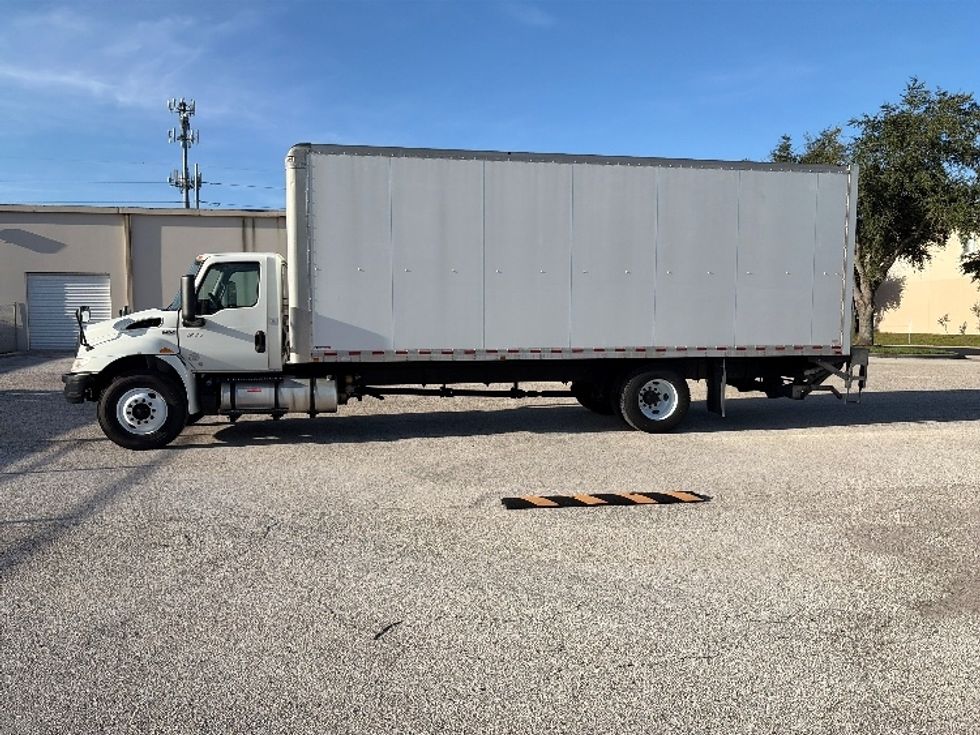 Medium Duty Box Truck-Light and Medium Duty Trucks-International-2020-MV607-Tampa-FL-431,529\n\t\tmiles-$ 22,500 - Image 4