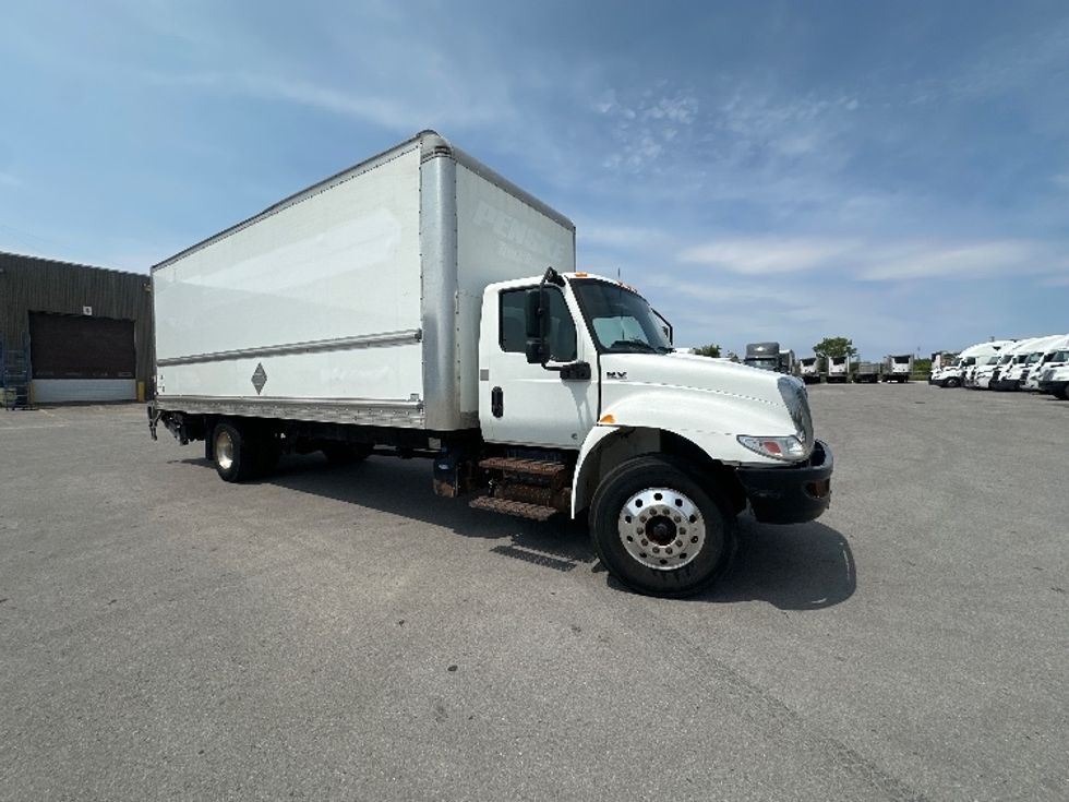 Medium Duty Box Truck-Light and Medium Duty Trucks-International-2020-MV607-Toronto-ON-304,430\n\t\tkm-$ 46,500 - Image 1