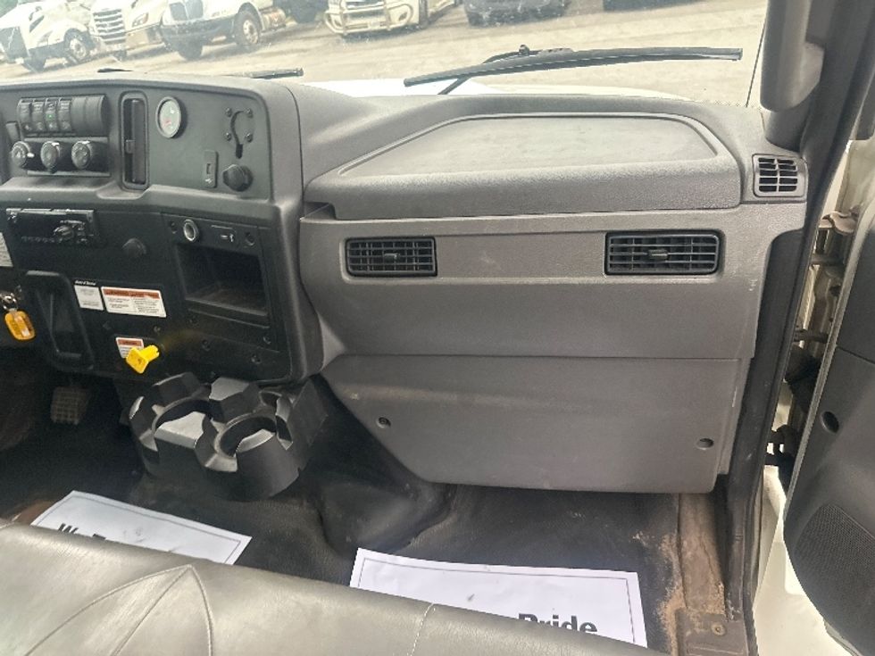 Medium Duty Box Truck-Light and Medium Duty Trucks-International-2020-MV607-Toronto-ON-304,430\n\t\tkm-$ 46,500 - Image 21