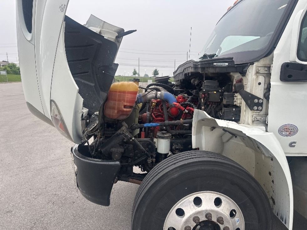 Medium Duty Box Truck-Light and Medium Duty Trucks-International-2020-MV607-Toronto-ON-304,430\n\t\tkm-$ 46,500 - Image 24