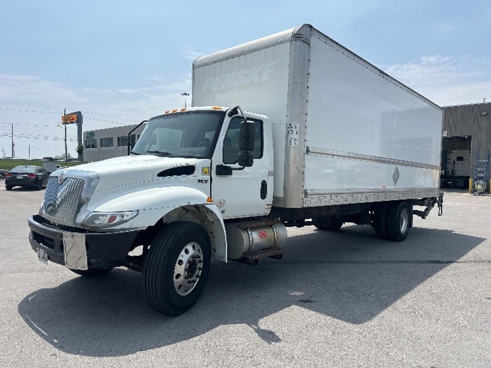 Medium Duty Box Truck-Light and Medium Duty Trucks-International-2020-MV607-Toronto-ON-304,430\n\t\tkm-$ 46,500 - Image 3