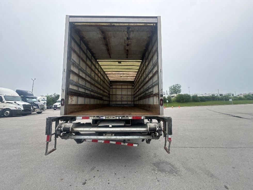 Medium Duty Box Truck-Light and Medium Duty Trucks-International-2020-MV607-Toronto-ON-304,430\n\t\tkm-$ 46,500 - Image 8