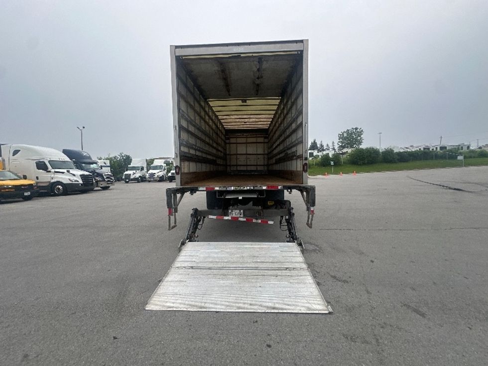 Medium Duty Box Truck-Light and Medium Duty Trucks-International-2020-MV607-Toronto-ON-304,430\n\t\tkm-$ 46,500 - Image 9