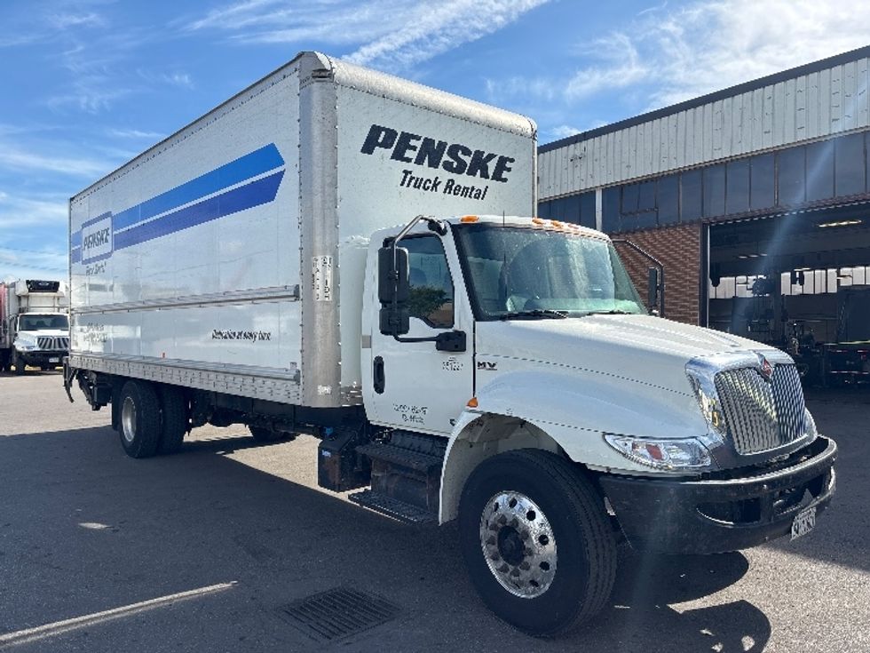 Medium Duty Box Truck-Light and Medium Duty Trucks-International-2020-MV607-Toronto-ON-354,622\n\t\tkm-$ 44,750 - Image 1