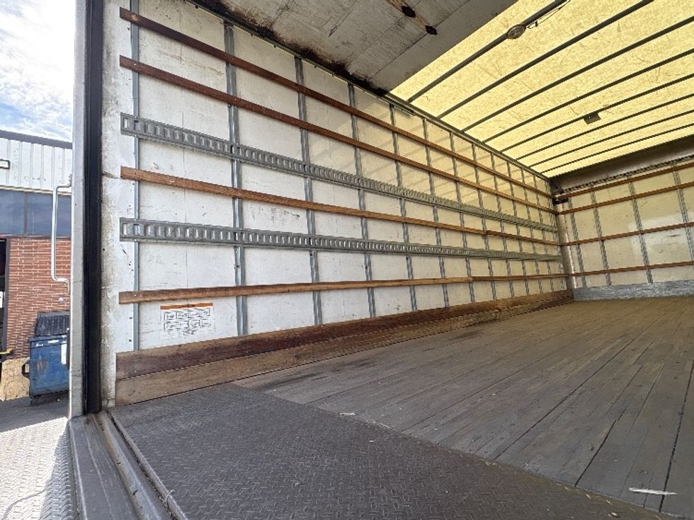 Medium Duty Box Truck-Light and Medium Duty Trucks-International-2020-MV607-Toronto-ON-354,622\n\t\tkm-$ 44,750 - Image 11