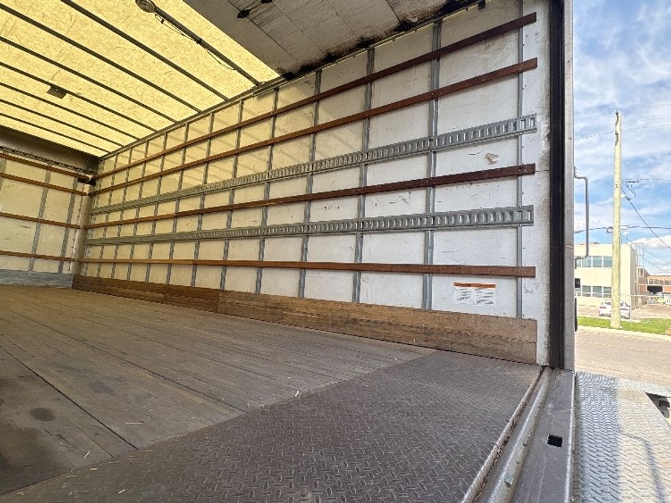 Medium Duty Box Truck-Light and Medium Duty Trucks-International-2020-MV607-Toronto-ON-354,622\n\t\tkm-$ 44,750 - Image 12