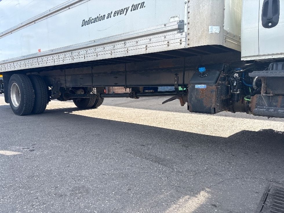 Medium Duty Box Truck-Light and Medium Duty Trucks-International-2020-MV607-Toronto-ON-354,622\n\t\tkm-$ 44,750 - Image 14