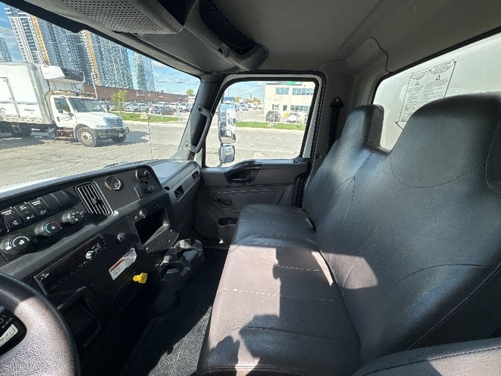 Medium Duty Box Truck-Light and Medium Duty Trucks-International-2020-MV607-Toronto-ON-354,622\n\t\tkm-$ 44,750 - Image 19