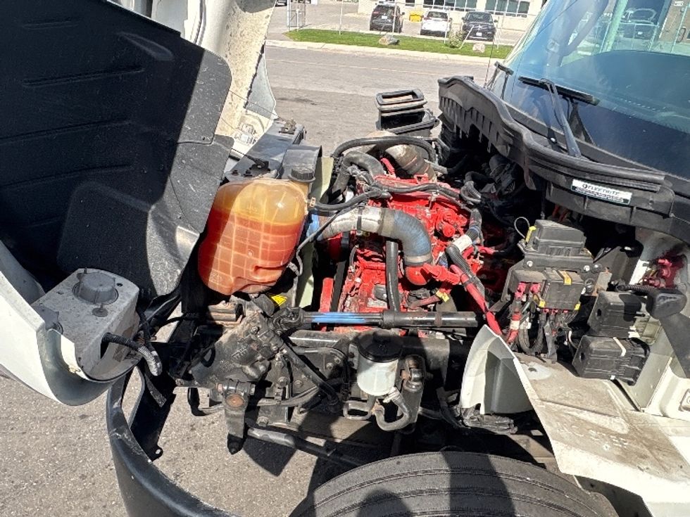 Medium Duty Box Truck-Light and Medium Duty Trucks-International-2020-MV607-Toronto-ON-354,622\n\t\tkm-$ 44,750 - Image 24