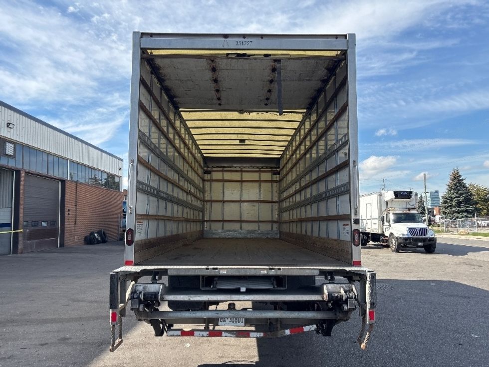 Medium Duty Box Truck-Light and Medium Duty Trucks-International-2020-MV607-Toronto-ON-354,622\n\t\tkm-$ 44,750 - Image 8