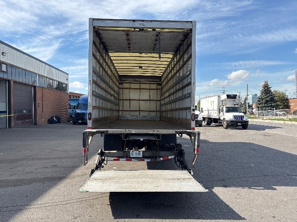 Medium Duty Box Truck-Light and Medium Duty Trucks-International-2020-MV607-Toronto-ON-354,622\n\t\tkm-$ 44,750 - Image 9