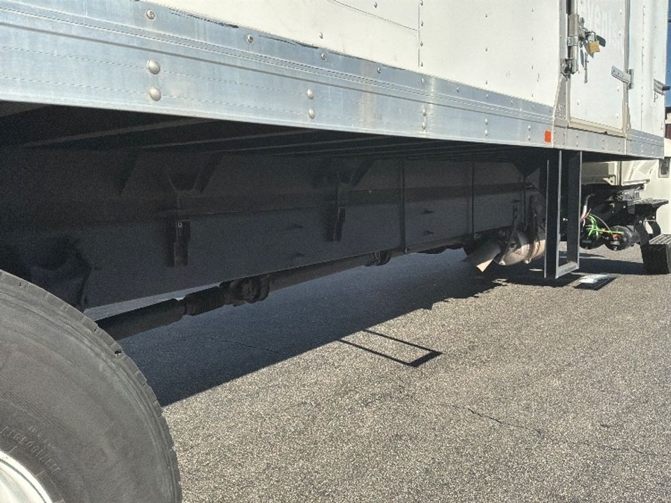 Medium Duty Box Truck-Light and Medium Duty Trucks-International-2020-MV607-Torrance-CA-100,468\n\t\tmiles-$ 65,750 - Image 14
