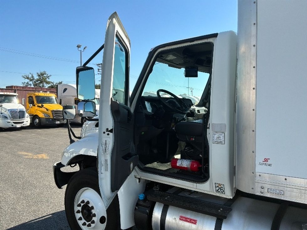 Medium Duty Box Truck-Light and Medium Duty Trucks-International-2020-MV607-Torrance-CA-100,468\n\t\tmiles-$ 65,750 - Image 16