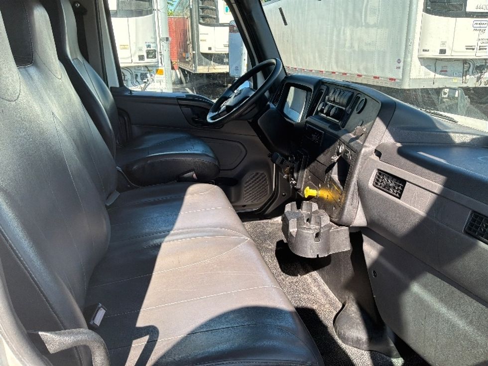 Medium Duty Box Truck-Light and Medium Duty Trucks-International-2020-MV607-Torrance-CA-100,468\n\t\tmiles-$ 65,750 - Image 22