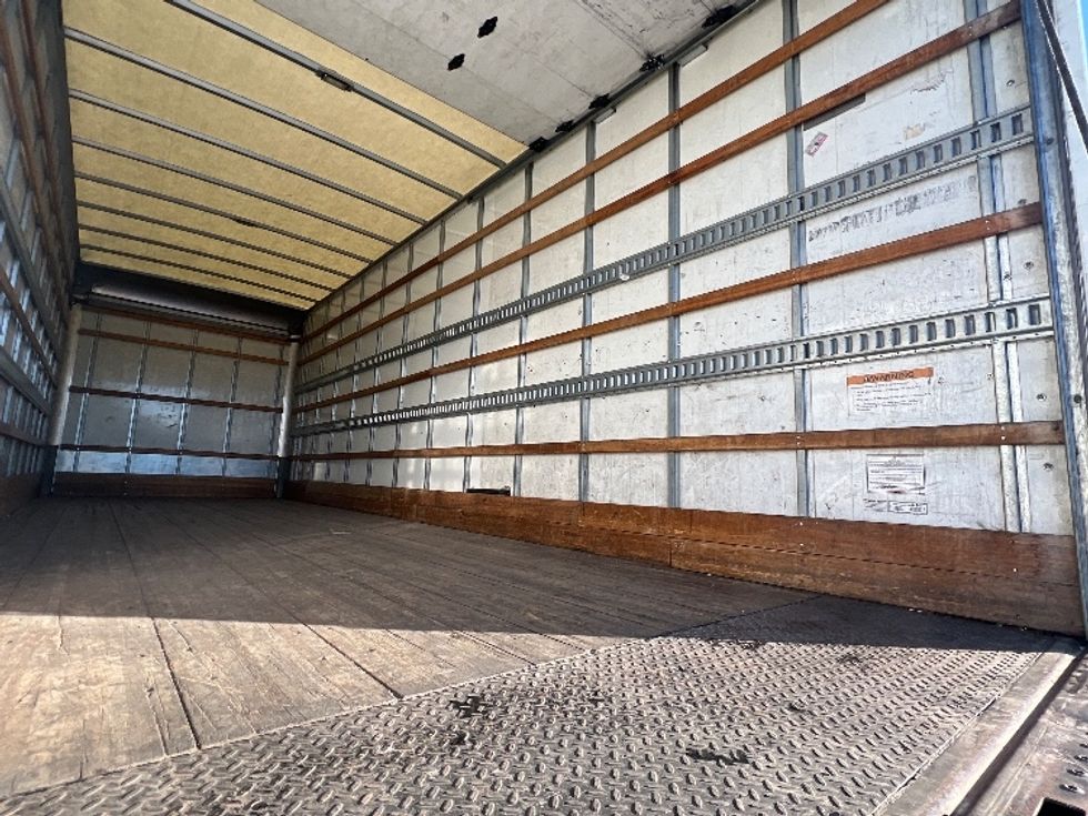 Medium Duty Box Truck-Light and Medium Duty Trucks-International-2020-MV607-Torrance-CA-101,150\n\t\tmiles-$ 58,250 - Image 11