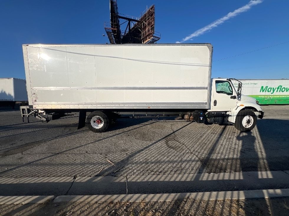 Medium Duty Box Truck-Light and Medium Duty Trucks-International-2020-MV607-Torrance-CA-101,150\n\t\tmiles-$ 58,250 - Image 14